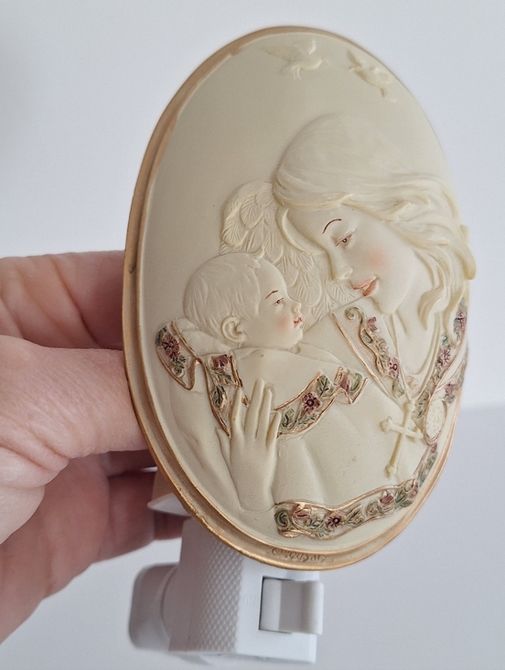 Night Light Angel - Picture 14 of 15